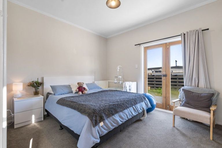 Photo of property in 18 Norton Street, Foxton Beach, Foxton, 4815