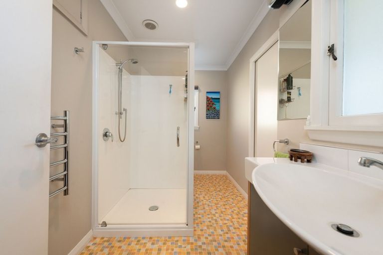 Photo of property in 52 Pitau Road, Mount Maunganui, 3116