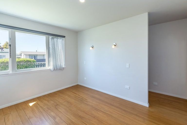 Photo of property in 8 Mckenzie Terrace, Carterton, 5713