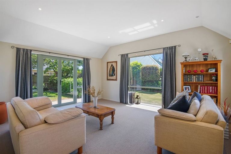 Photo of property in 17 Withells Road, Avonhead, Christchurch, 8042