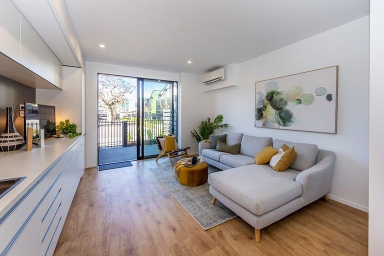 Photo of property in 17 Mohua Lane, Upper Riccarton, Christchurch, 8041