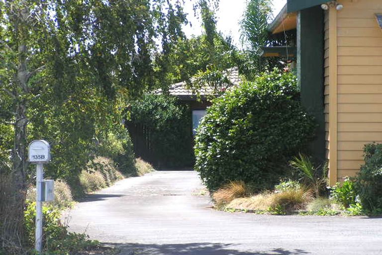 Photo of property in 1/135 Onewa Road, Northcote, Auckland, 0627