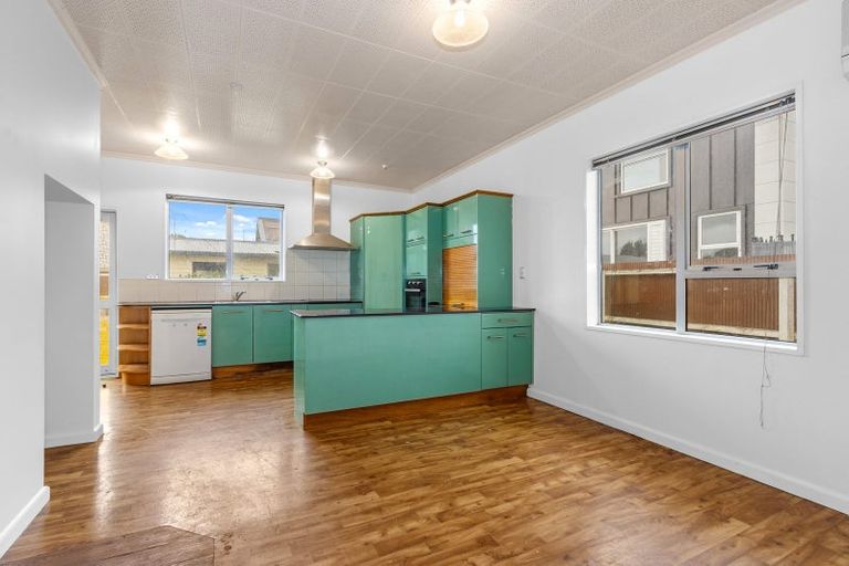 Photo of property in 36 Grafton Street, Waltham, Christchurch, 8011