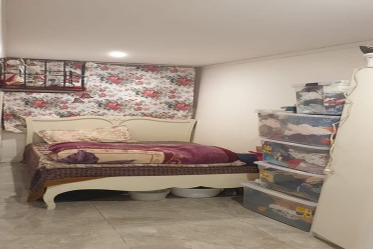 Photo of property in 1/111 Carlisle Road, Torbay, Auckland, 0632