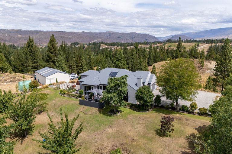 Photo of property in 160a Letts Gully Road, Letts Gully, Alexandra, 9393