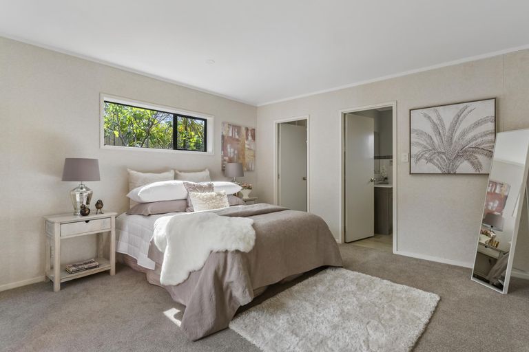 Photo of property in 17 Channing Crescent, Botany Downs, Auckland, 2010