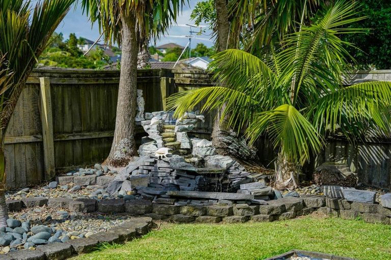 Photo of property in 1 William Gamble Drive, Greenhithe, Auckland, 0632