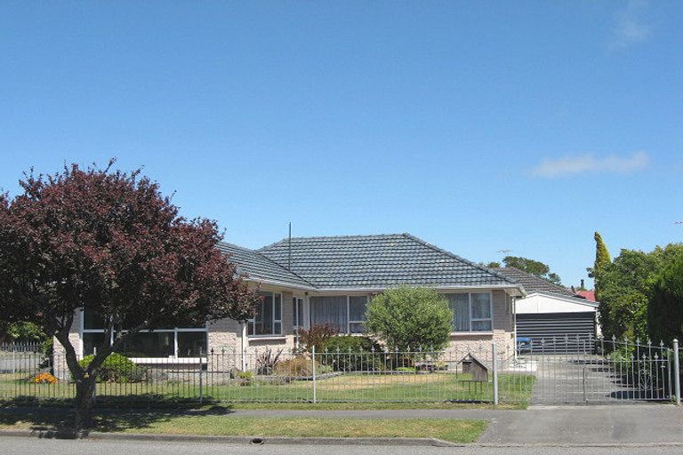 Photo of property in 25 Donnington Street, Parklands, Christchurch, 8083