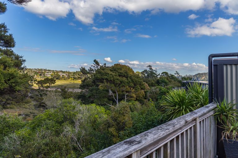 Photo of property in 1/206 Manuka Road, Bayview, Auckland, 0629