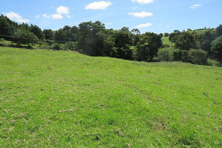 Photo of property in 215a Pahi Road, Pahi, Paparoa, 0571