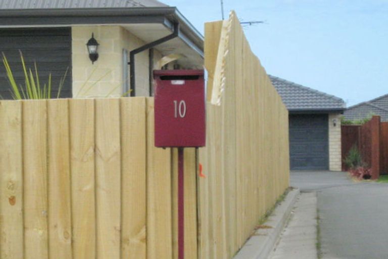 Photo of property in 10 James Drive, Woodend, 7610