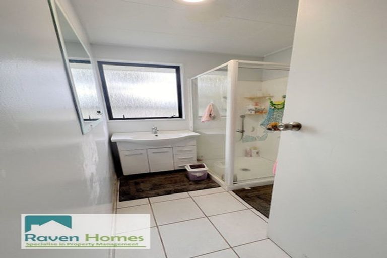 Photo of property in 1/16 Merton Avenue, Glenfield, Auckland, 0627