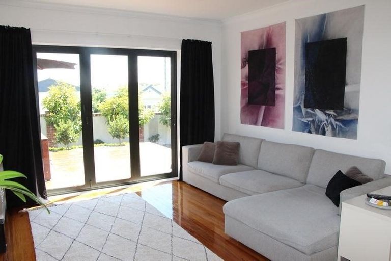 Photo of property in 12a Hatton Street, West End, Timaru, 7910