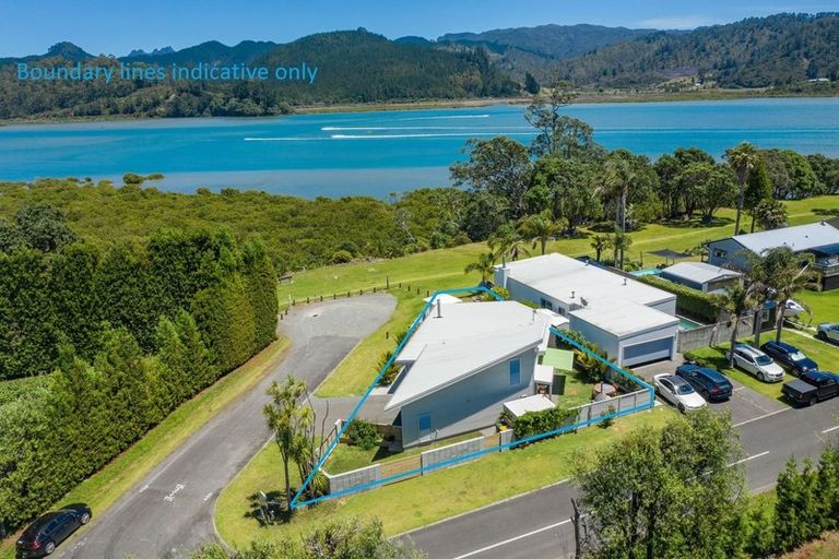 Photo of property in 61 Tangiteroria Lane, Pauanui, Hikuai, 3579