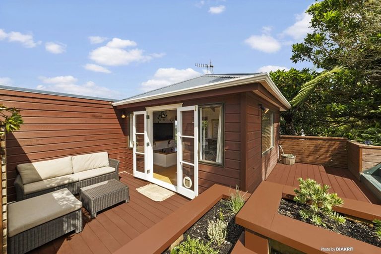 Photo of property in 84 Raroa Road, Kelburn, Wellington, 6012