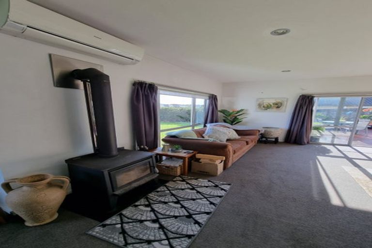 Photo of property in 12 Vino Cina Heights, Ranui, Auckland, 0612