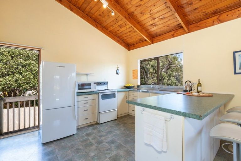 Photo of property in 34 Omaha Drive, Omaha, 0986