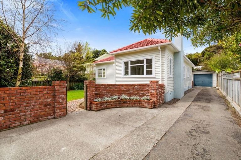 Photo of property in 36 Hinau Street, Tawa, Wellington, 5028