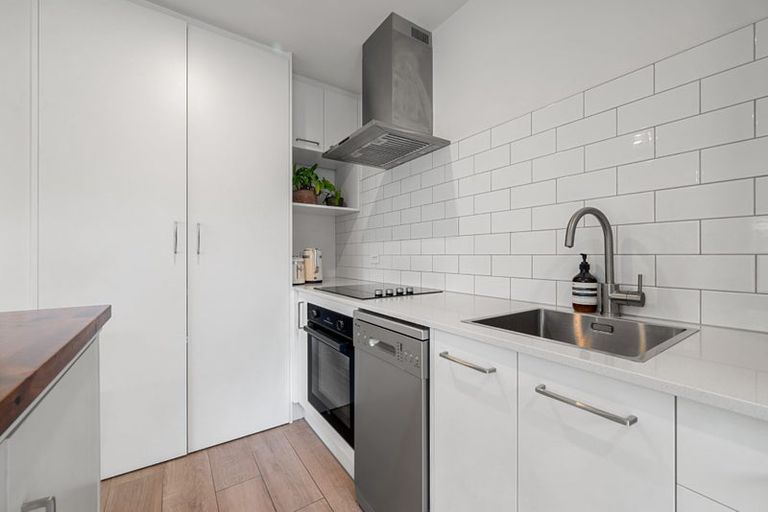 Photo of property in 4/15 Domett Street, Waltham, Christchurch, 8023