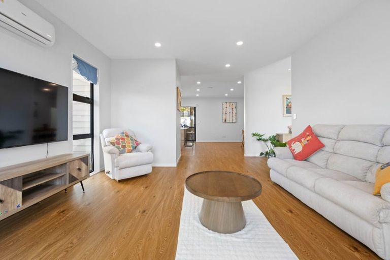 Photo of property in 2 Gemscott Crescent, Huapai, Kumeu, 0810