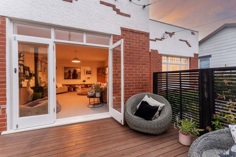 Photo of property in 92 Hargest Crescent, Saint Clair, Dunedin, 9012