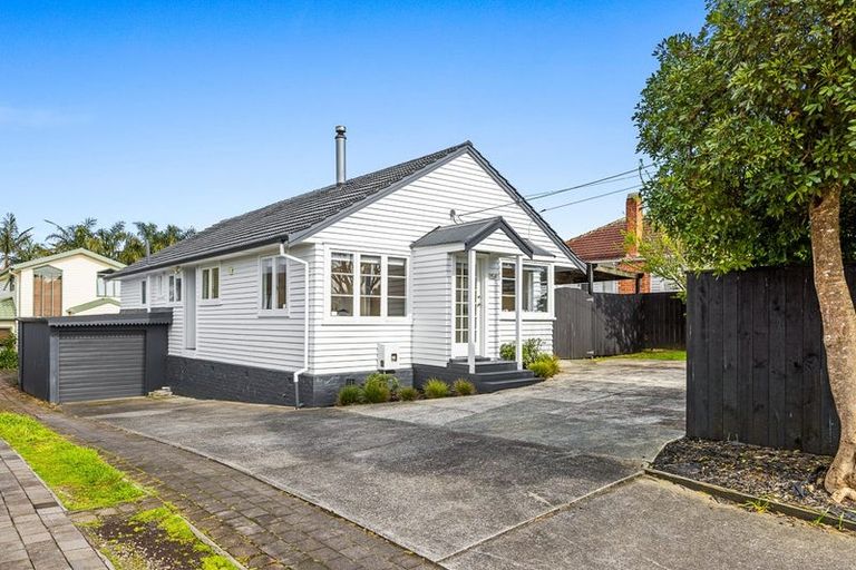 Photo of property in 630 Te Atatu Road, Te Atatu Peninsula, Auckland, 0610