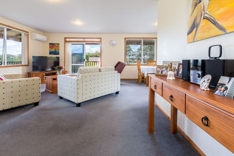 Photo of property in 7a Sailfish Drive, West Harbour, Auckland, 0618
