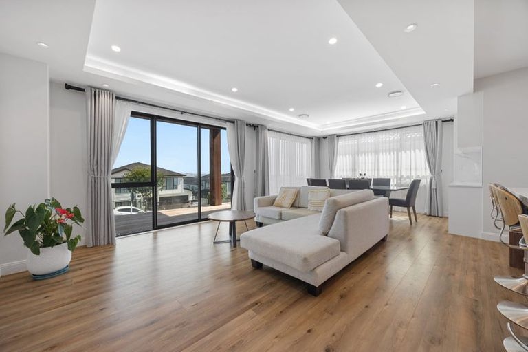 Photo of property in 2 Drumnaconagher Road, Flat Bush, Auckland, 2019