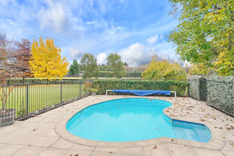 Photo of property in 617 Johns Road, Harewood, Christchurch, 8051