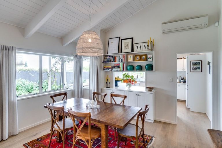 Photo of property in 15 Kopanga Road, Havelock North, 4130