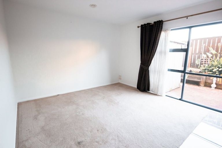 Photo of property in 9/17a Delta Avenue, New Lynn, Auckland, 0600