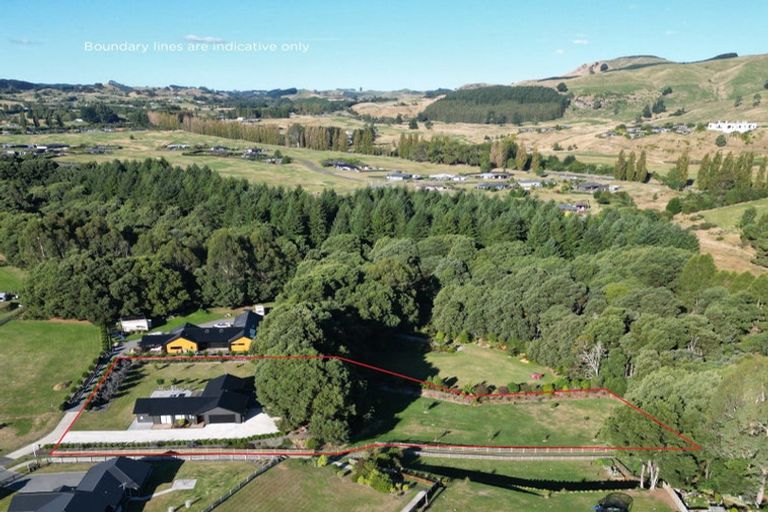 Photo of property in 12 Lancewood Way, Kinloch, Taupo, 3377