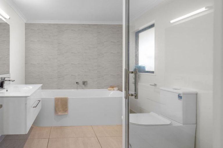 Photo of property in 25 Malaga Crescent, Harewood, Christchurch, 8051