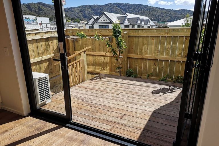 Photo of property in 2/26 Fitzherbert Road, Wainuiomata, Lower Hutt, 5014