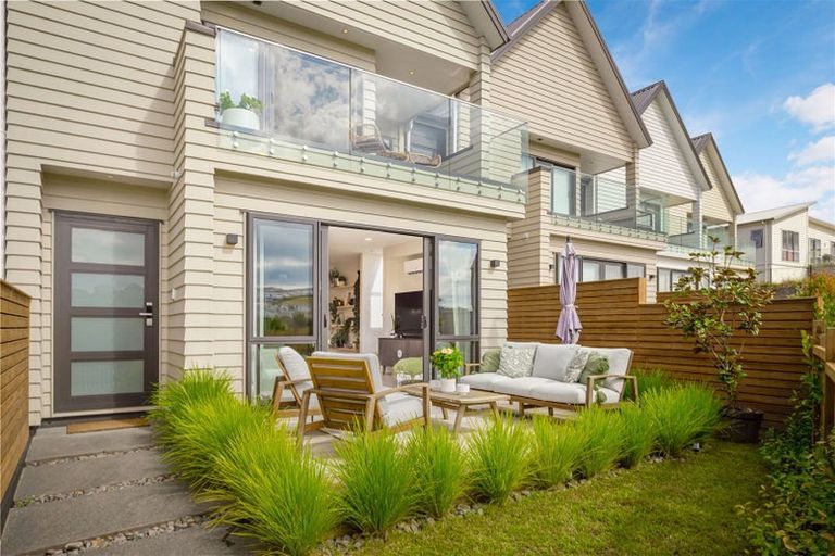 Photo of property in 10 Arran Point Parade, Orewa, 0931