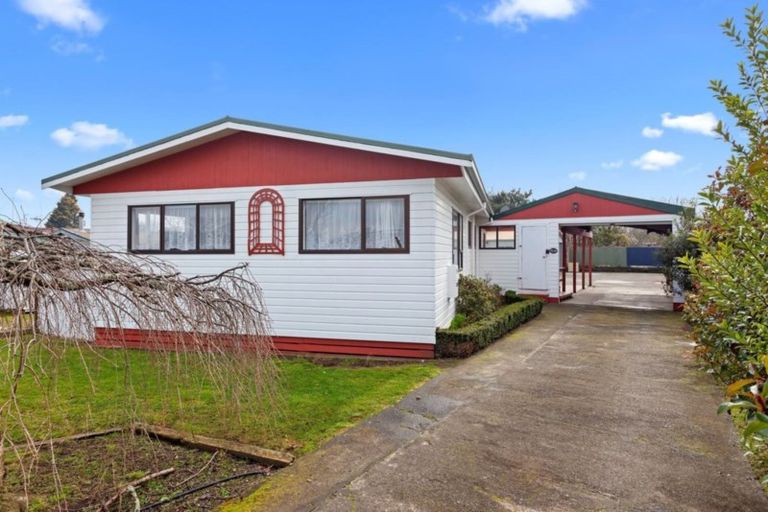Photo of property in 15 Kauri Street, Edgecumbe, 3120