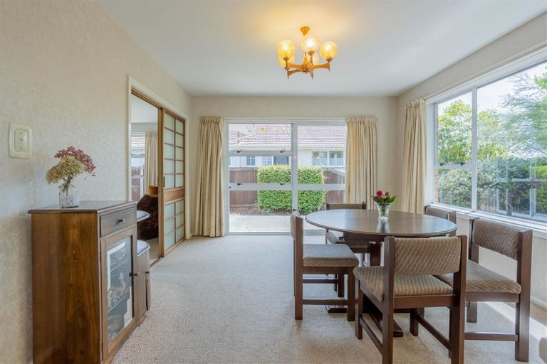 Photo of property in 39 Kent Lodge Avenue, Avonhead, Christchurch, 8042