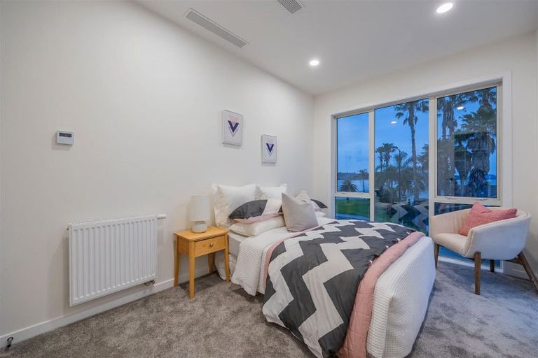 Photo of property in 2 Craigs Way, Hobsonville, Auckland, 0616