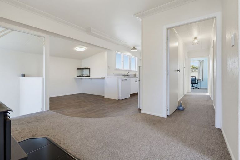 Photo of property in 6 Lee Road, Hannahs Bay, Rotorua, 3010