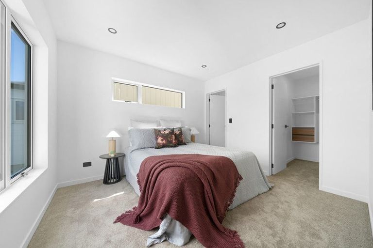 Photo of property in 17 Muir Avenue, Mangere Bridge, Auckland, 2022