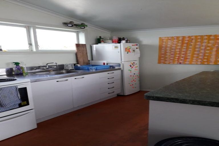 Photo of property in 6 Picton Avenue, Newtown, Wellington, 6021