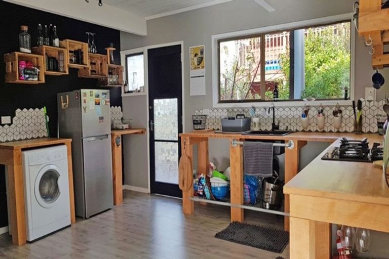 Photo of property in 129 Oakura Road, Oakura, Hikurangi, 0184