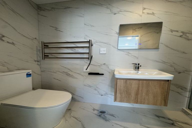 Photo of property in 14a Elcoat Avenue, Te Atatu South, Auckland, 0610