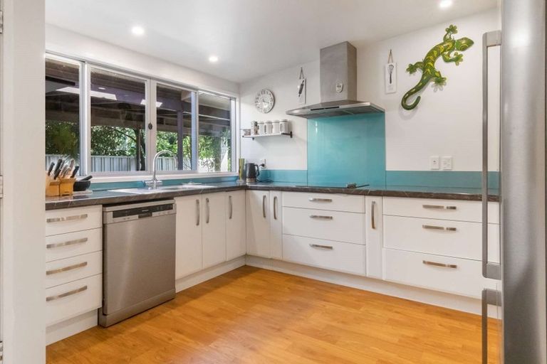 Photo of property in 28 Iles Road, Lynmore, Rotorua, 3010