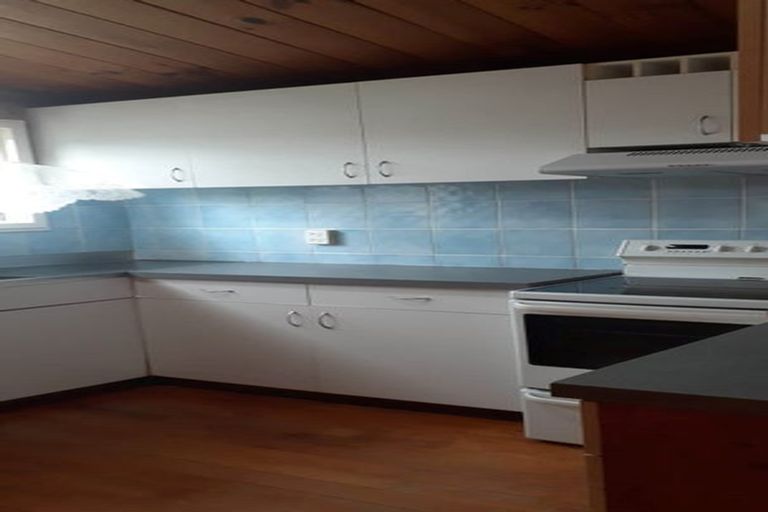 Photo of property in 19 Okareka Place, Pakuranga Heights, Auckland, 2010