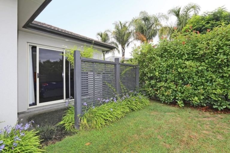 Photo of property in 16 Russell Robertson Drive, Havelock North, 4130