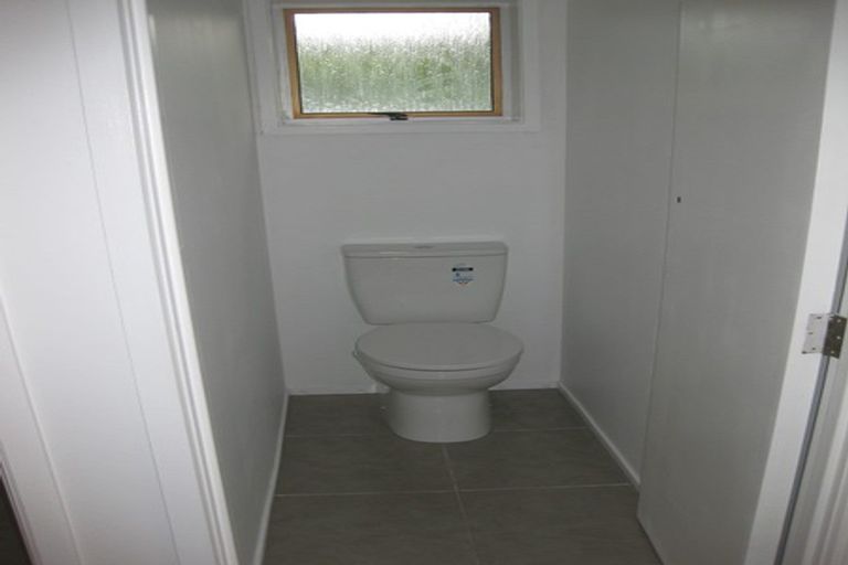 Photo of property in 2/17 Omana Road, Milford, Auckland, 0620