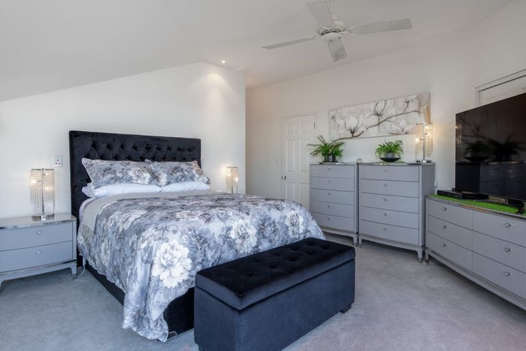 Photo of property in 3/284 Lake Road, Hauraki, Auckland, 0622