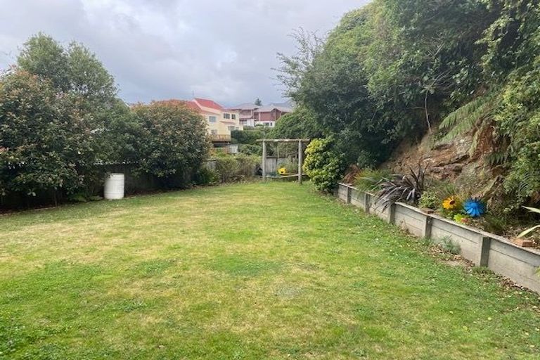 Photo of property in 5 Melksham Drive, Churton Park, Wellington, 6037
