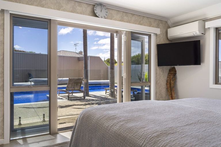 Photo of property in 6 Commodore Court, Gulf Harbour, Whangaparaoa, 0930